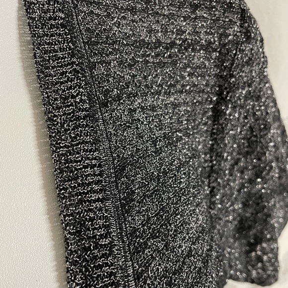 Women’s XL Signature by Robbie Bee gray knit short sleeve cardigan w silver thre - Picture 6 of 9